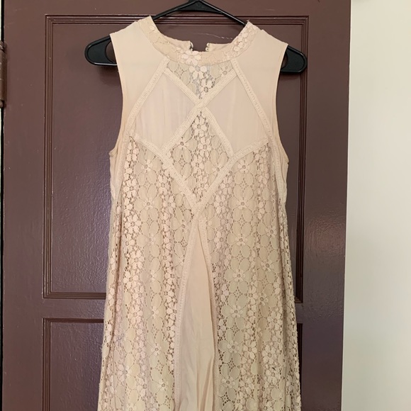 Cream design dress - Picture 1 of 3